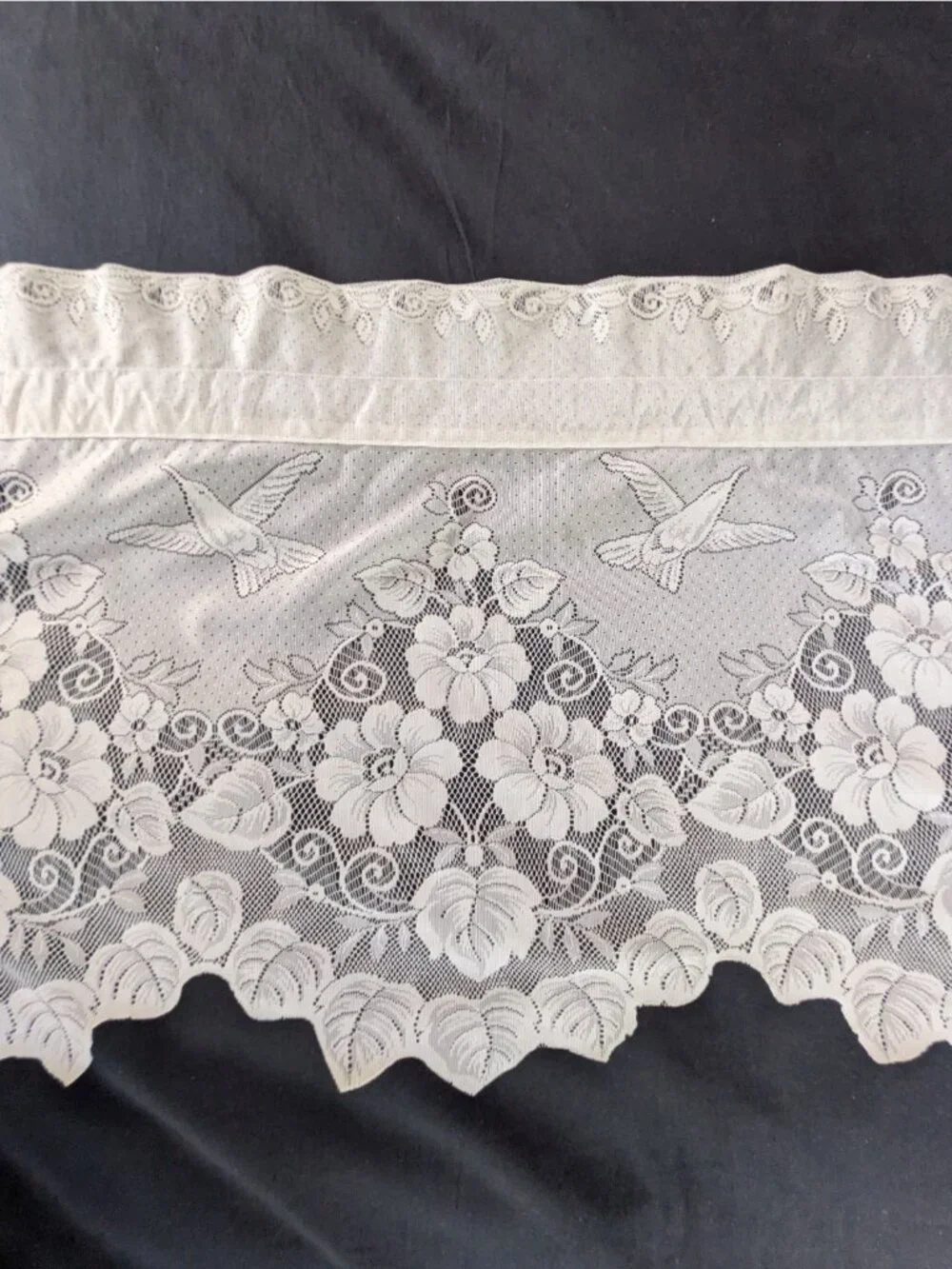 Vtg Floral Lace Valance Sheer White Curtain Scalloped Hummingbirds 48x16